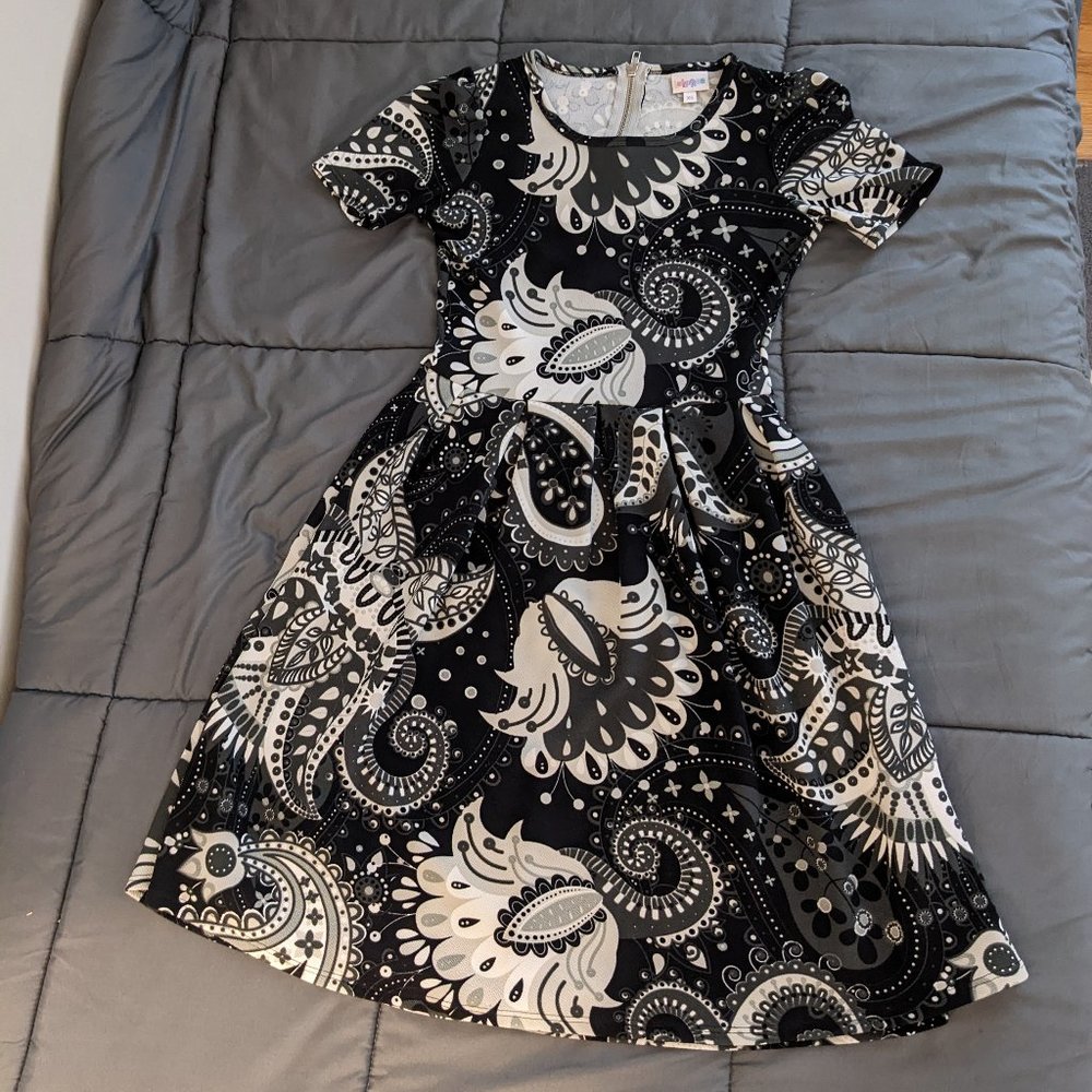 LuLaRoe short sleeve dress with pockets
